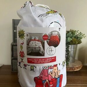 New Grinch 4 Piece Twin Size Comforter Set